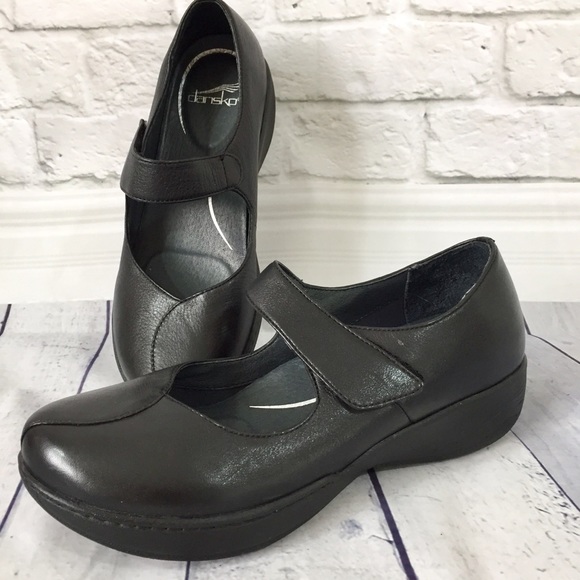 Dansko Shoes - Dansko Annie black leather maryjane clog shoe.